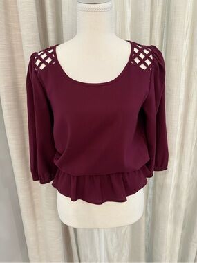 Women’s Scoop Neck Lattice Shoulder Top - Burgundy